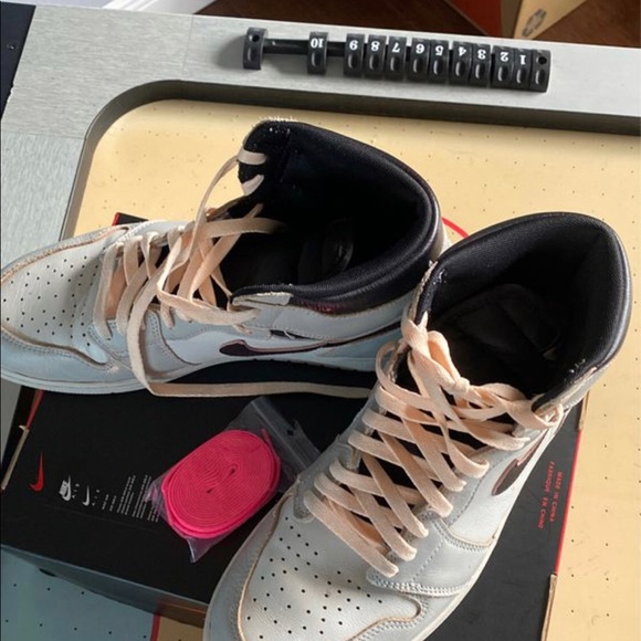 Athletic_Shoes